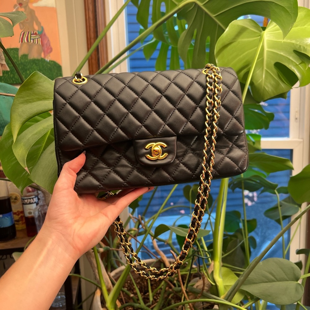Chanel Black Quilted Shoulder Bag with Gold Chain
